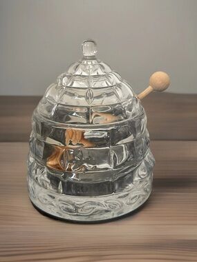 Studio Crystal  By Silversmiths Honey Jar Beehive pattern W/ Lid & Wooden Dipper